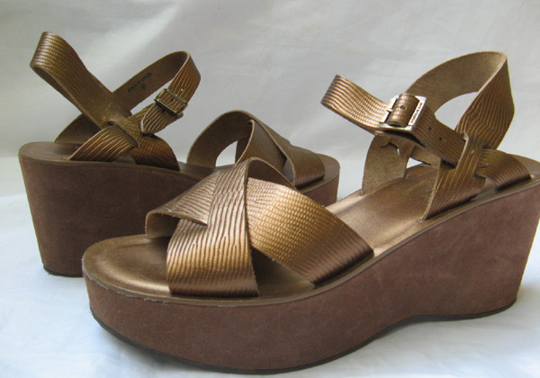 wide toe steel toe boots