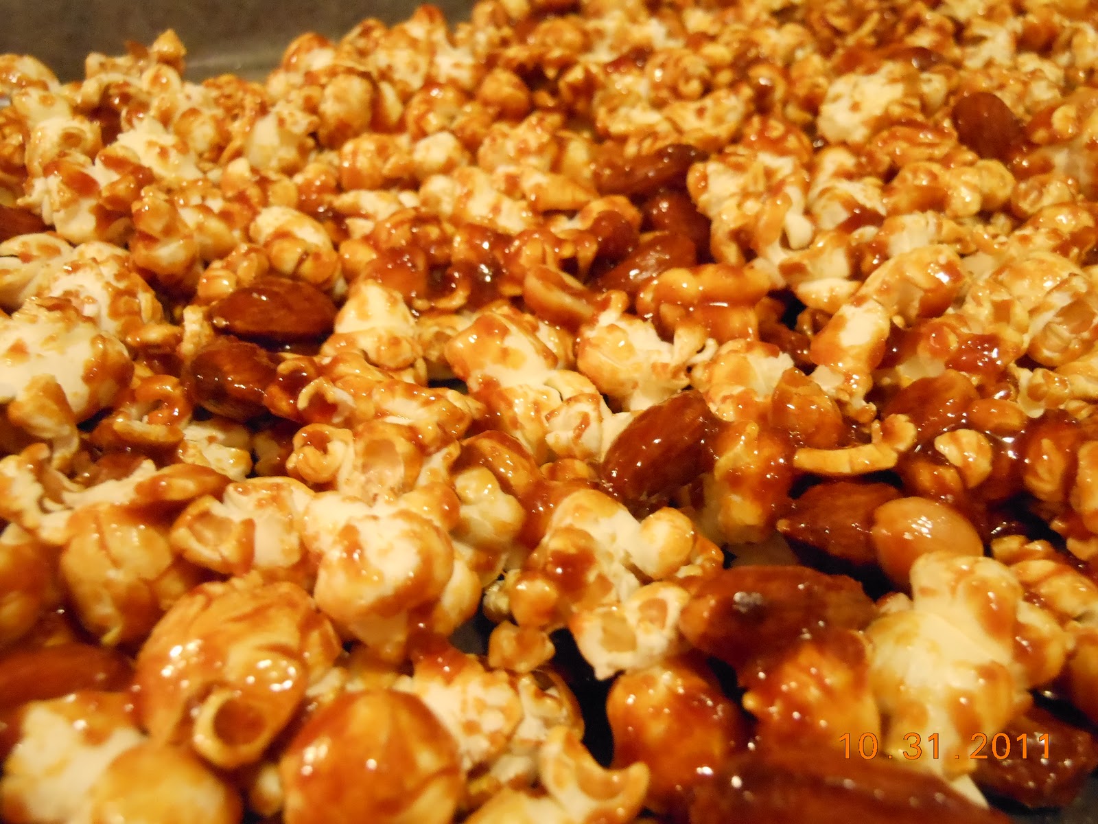 For the Love of Food (and Eating!) Caramel Nut Popcorn