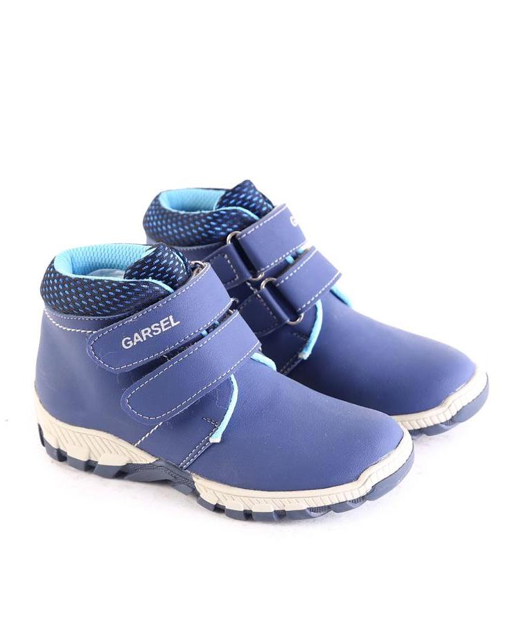 7 Hal Yang Harus Diperhatikan Dalam Memilih Sepatu Sekolah Anak Laki