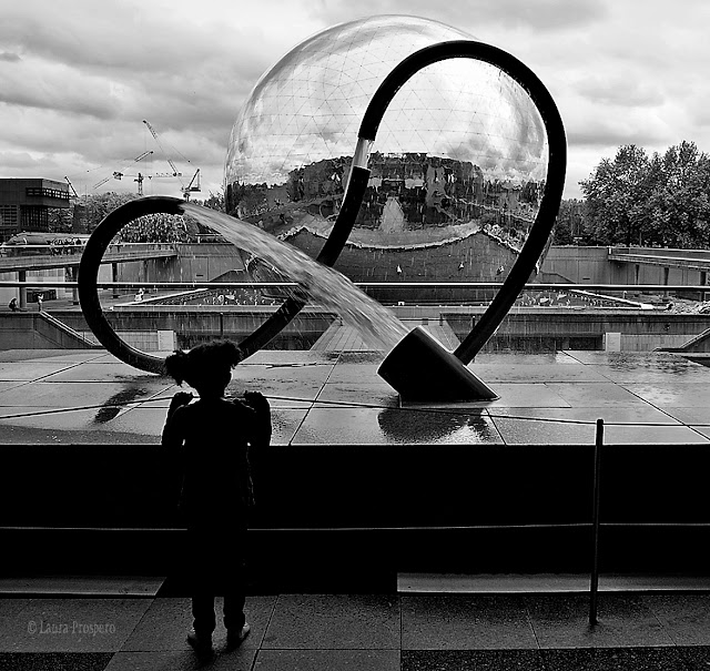 Antigravitational Sigma - sculpture de manolis maridakis  © Laura Prospero