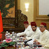 الجلباب المغربي يهيمن على مباحثات الملك المغربي ورئيس الصيني
