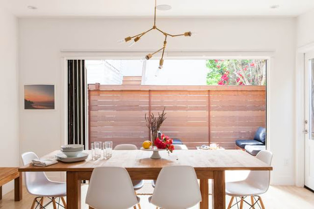 UNA CASA EN VENICE DECORADA EN BLANCO, BEIGE Y AZUL MARINO [] HOUSE IN