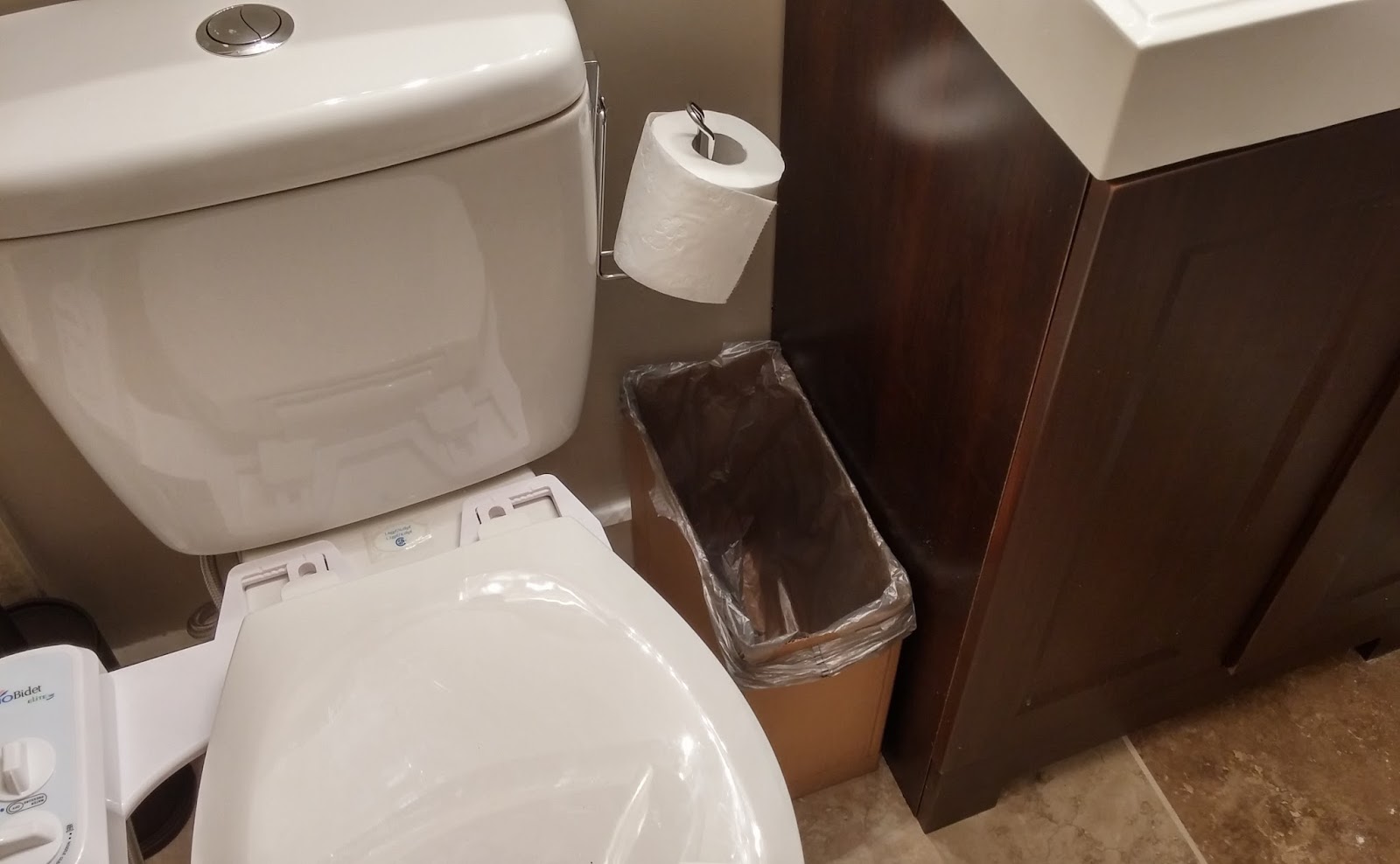 How to make a nice looking garbage can out of a cardboard box. Tutorial Geek