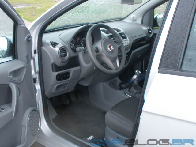 Fiat Grand Siena Essence 1.6 2013 - interior