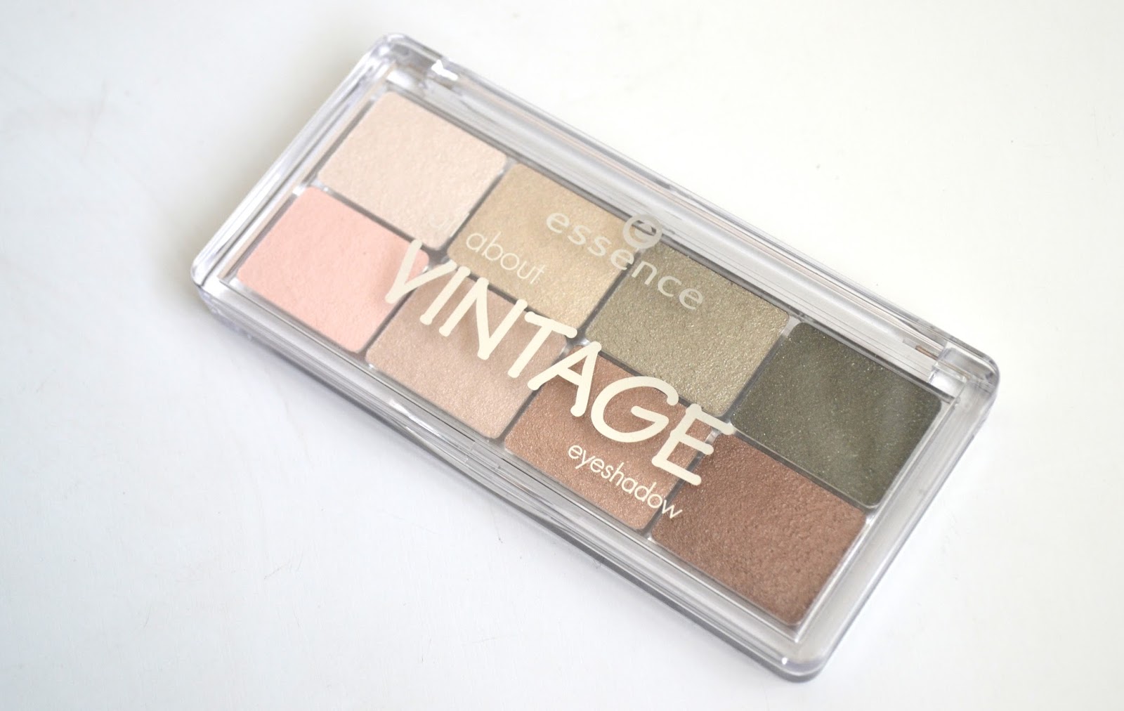 Aquaheart Essence Cosmetics All About Vintage Eyeshadow Palette