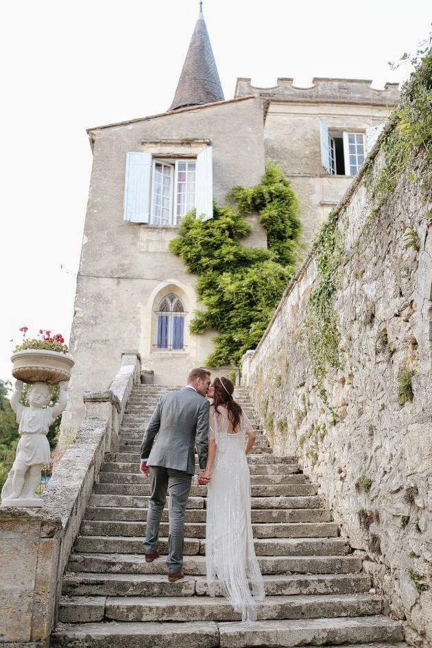 http://bridalmusings.com/2014/01/french-chateau-wedding-jenny-packham-wedding-dress/
