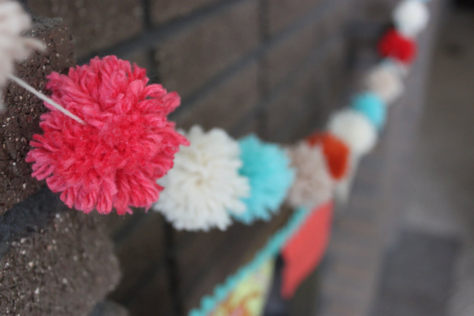 Vivian Eileen Pom Pom Garland Tutorial