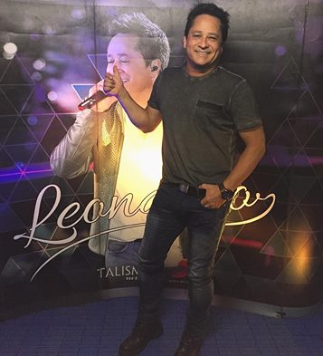 SHOW DO LEONARDO em   GUARAREMA SP 27092015