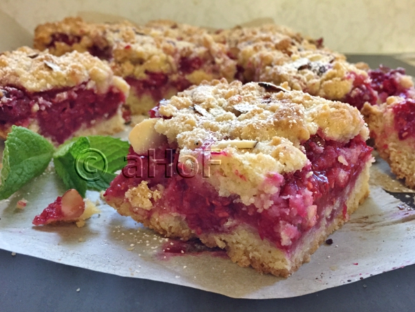 Raspberry Bars, dessert, layered dessert,