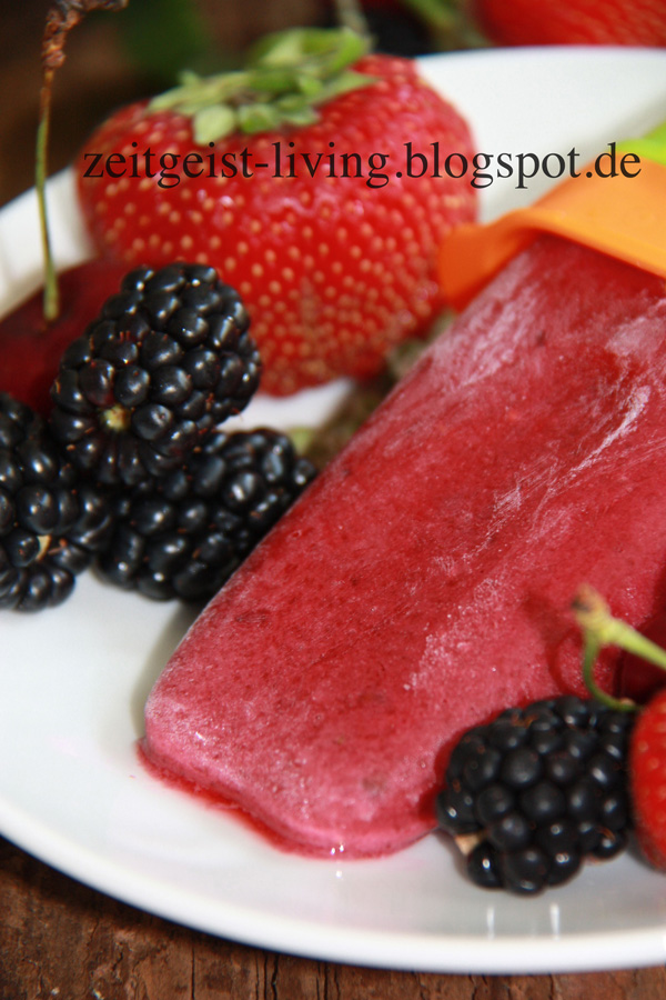 Brombeer - Erdbeer Ice Pops | Zeitgeist Living