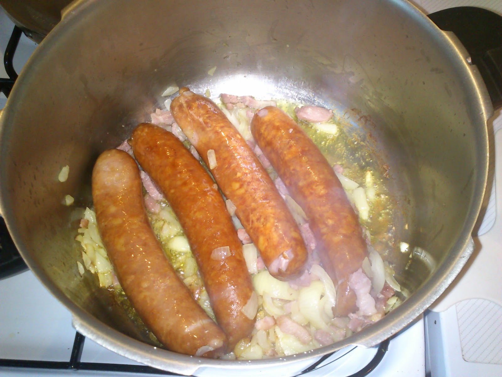 BandVs Saucisses de montbeliard aux lentilles du puy BandVs Saucisses de montbeliard aux lentilles du puy
