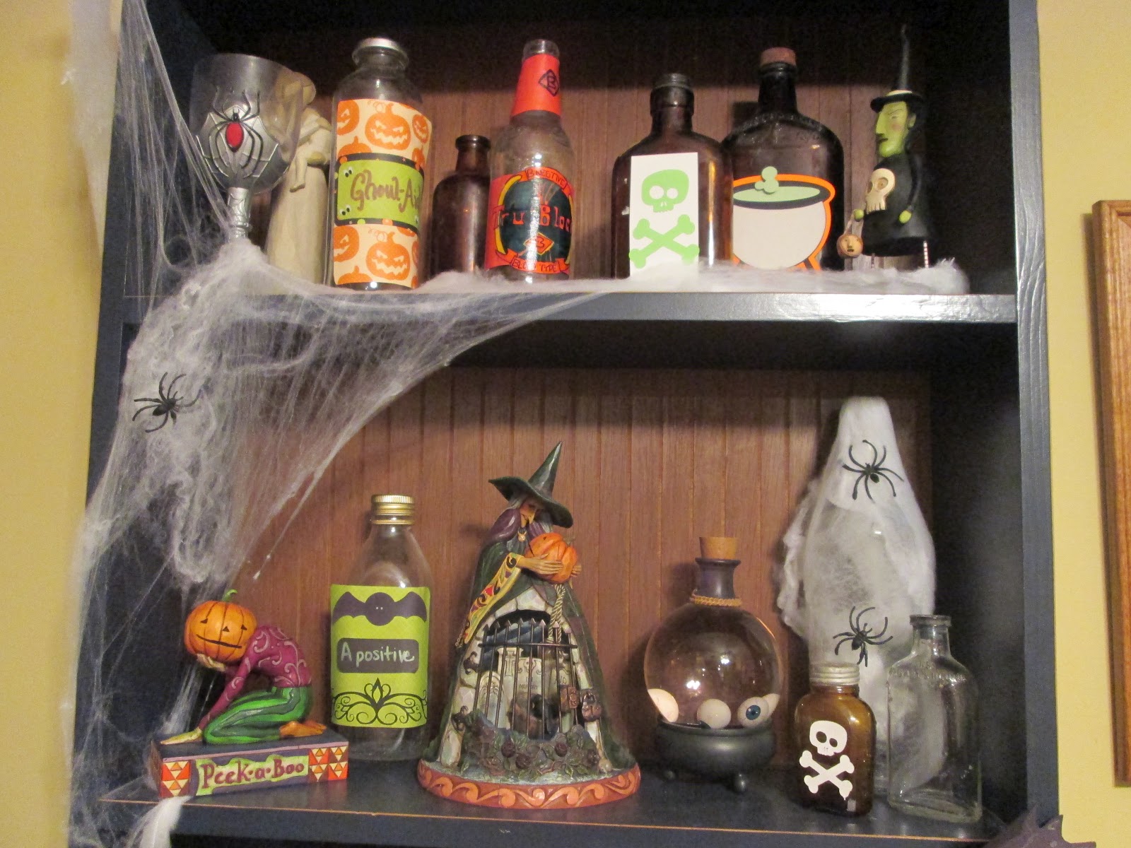 walk in the sunshine Decorate a Witch�s Shelf for Halloween!