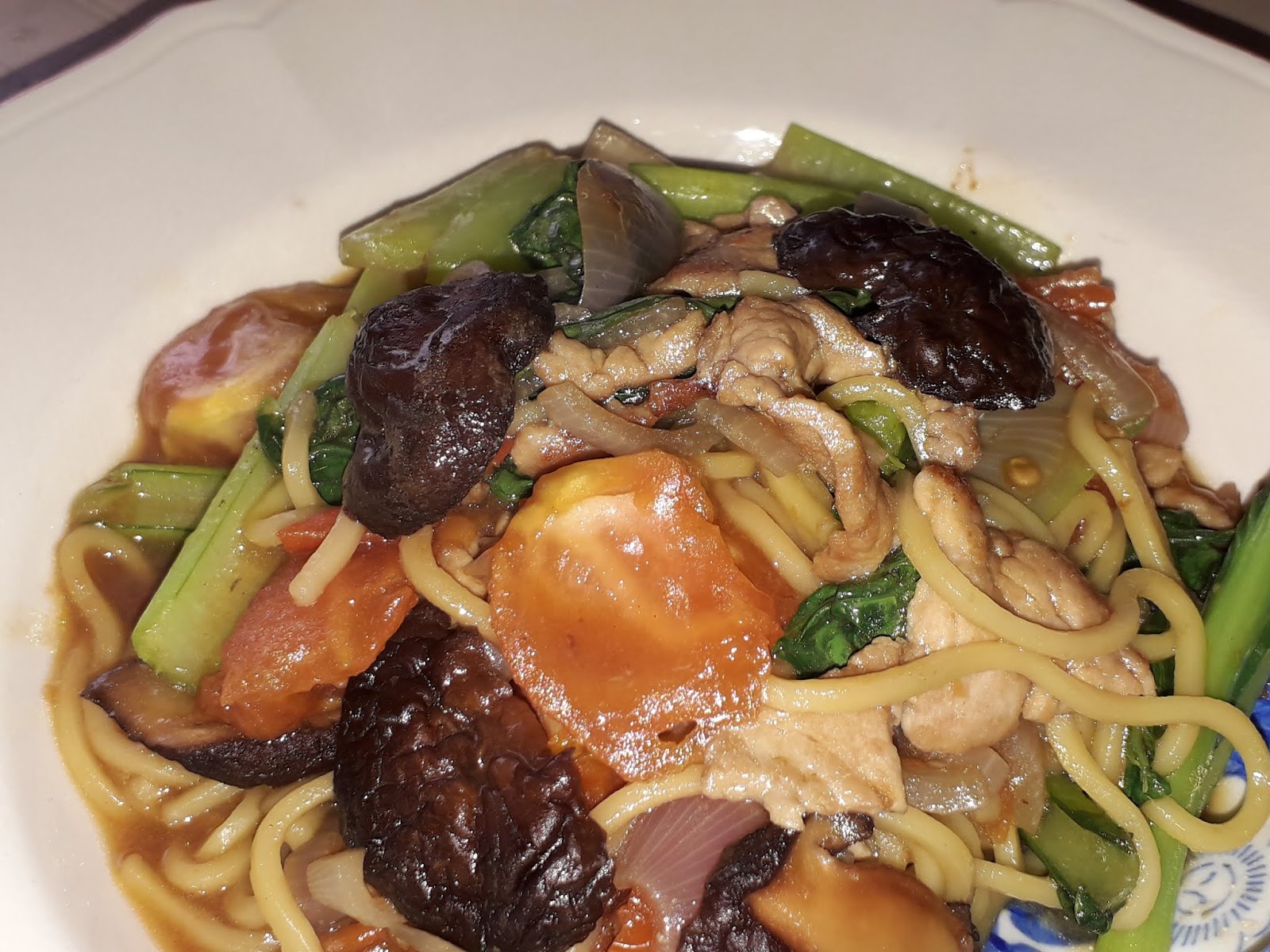 Cooking Pleasure TASTY FRIED YELLOW NOODLES WITH TOMATOES