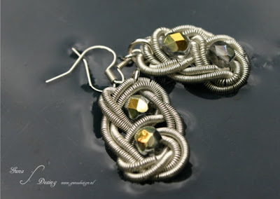 Coiled wire earrings Celtic square or Reef knot with beads made by Gunadesign