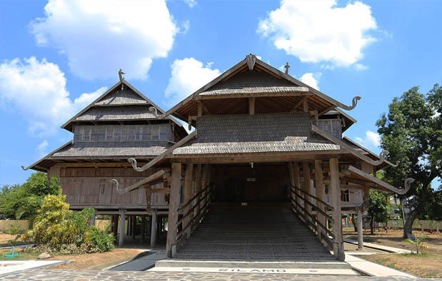 Rumah Adat NTB (Istana Dalam Loka), Gambar, dan Penjelasannya | Adat