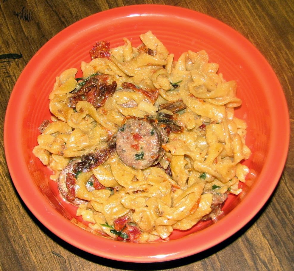 Shel's Kitchen Egg Noodles with Sun Dried Tomatoes, Chicken Sausage