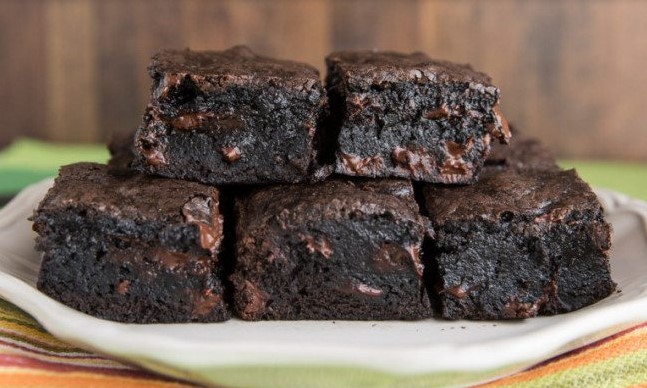 EASY BROWNIES FROM SCRATCH
