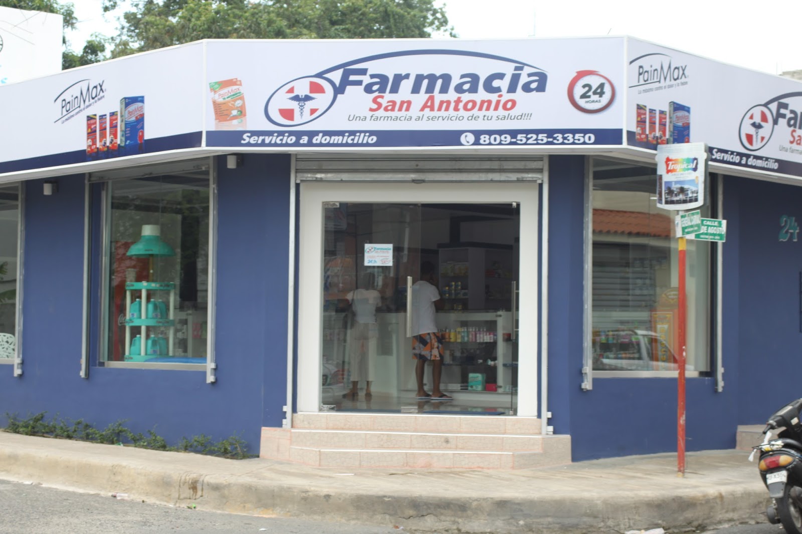 Farmacia San Antonio inaugura nuevo local
