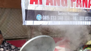 Apang panas! Makanan jadul khas kendari yang kembali naik daun dan di minati banyak orang.