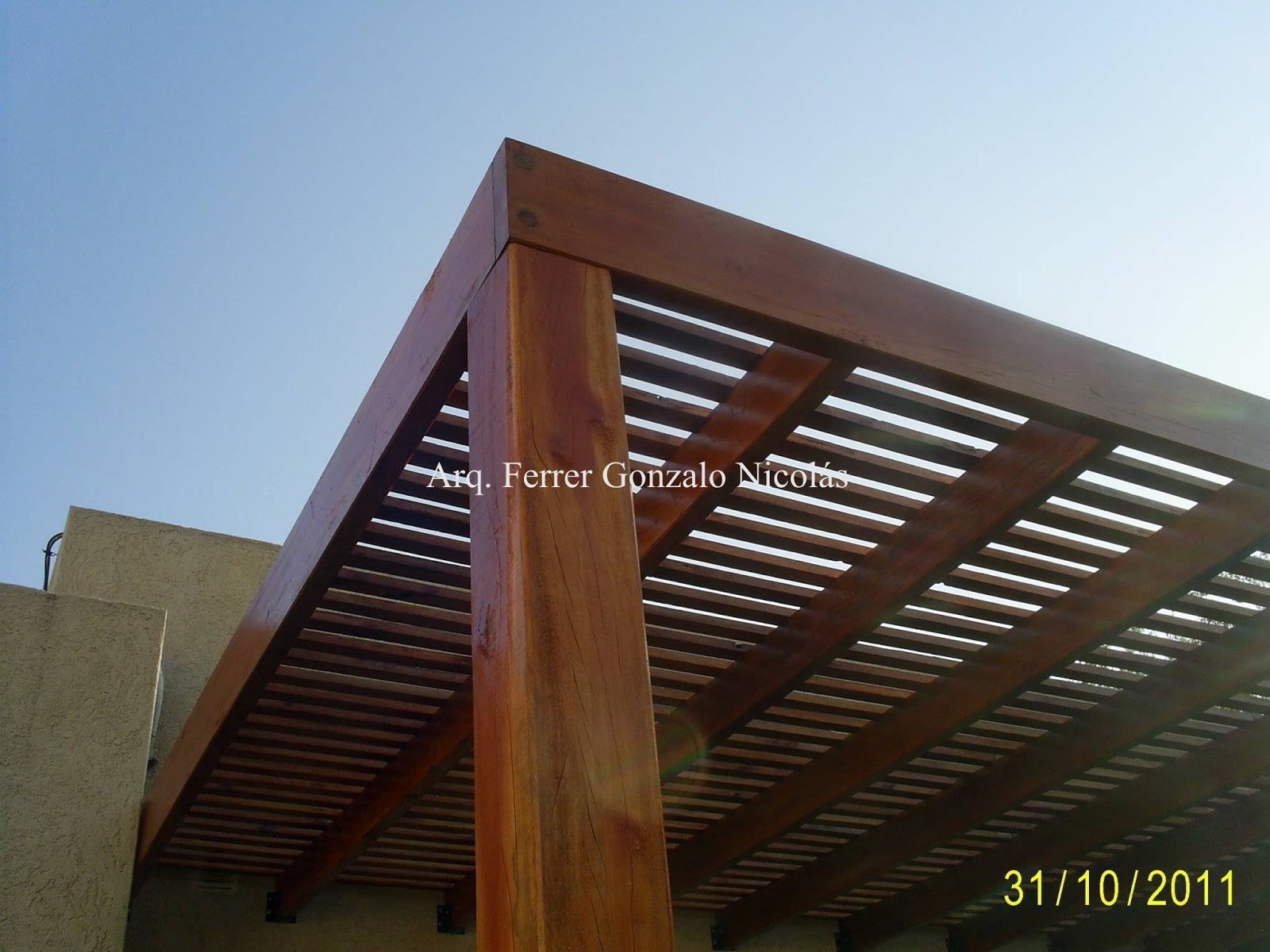 PÉRGOLAS CLÁSICAS DE MADERA CLAPP HOLL CÓRDOBA Clapp Holl® y