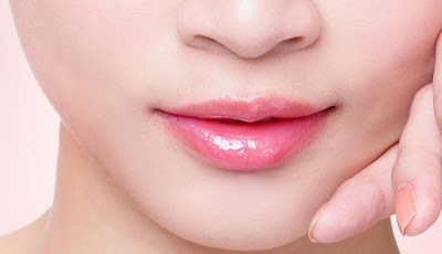10 Cara Cepat Memerahkan Bibir Secara Alami 
