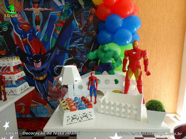 Decoração mesa de aniversário tema dos Super-Heróis Decoração mesa de aniversário tema dos Super-Heróis - Festa infantil
