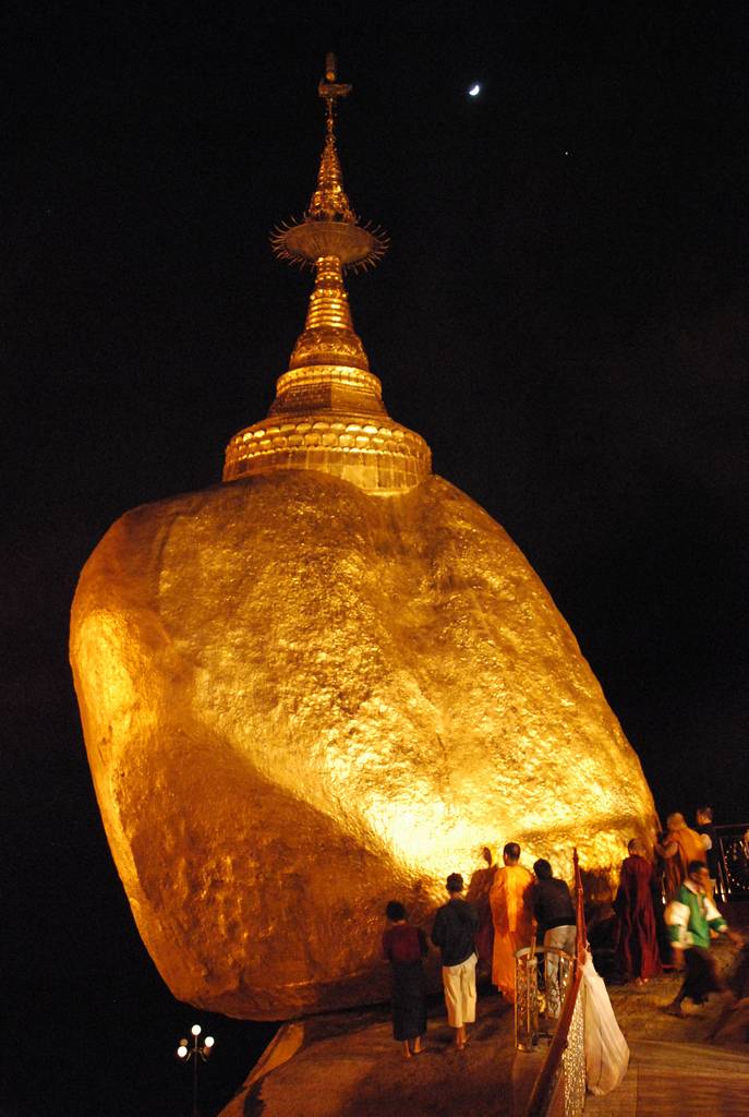 Keajaiban Kyaiktiyo Pagoda Berusia 2500 Tahun!