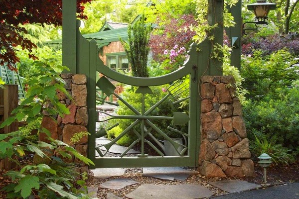Methods to build your own garden gate