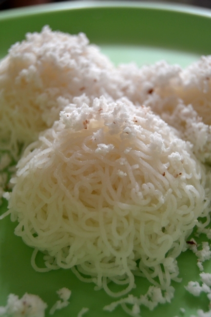 Vaniensamayalarai: Idiyappam / White String Hoppers