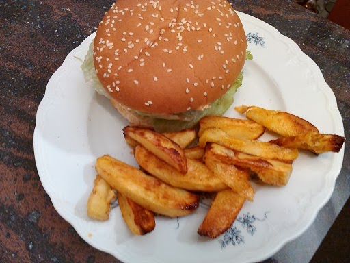 backen & kochen mit Stefan: Burger "Mc Stefan" mit würziger Pflaumensauce backen & kochen mit Stefan: Burger "Mc Stefan" mit würziger Pflaumensauce