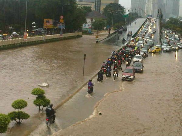 TERKINI Jalan Tun Razak Banjir