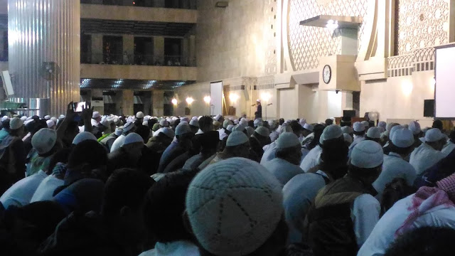 Subhanallah, Serasa Di Masjidil Haram, Beginilah Penampakan Shalat Tahajud 112 di Masjid Istiqlal