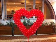 dekor balón love merah