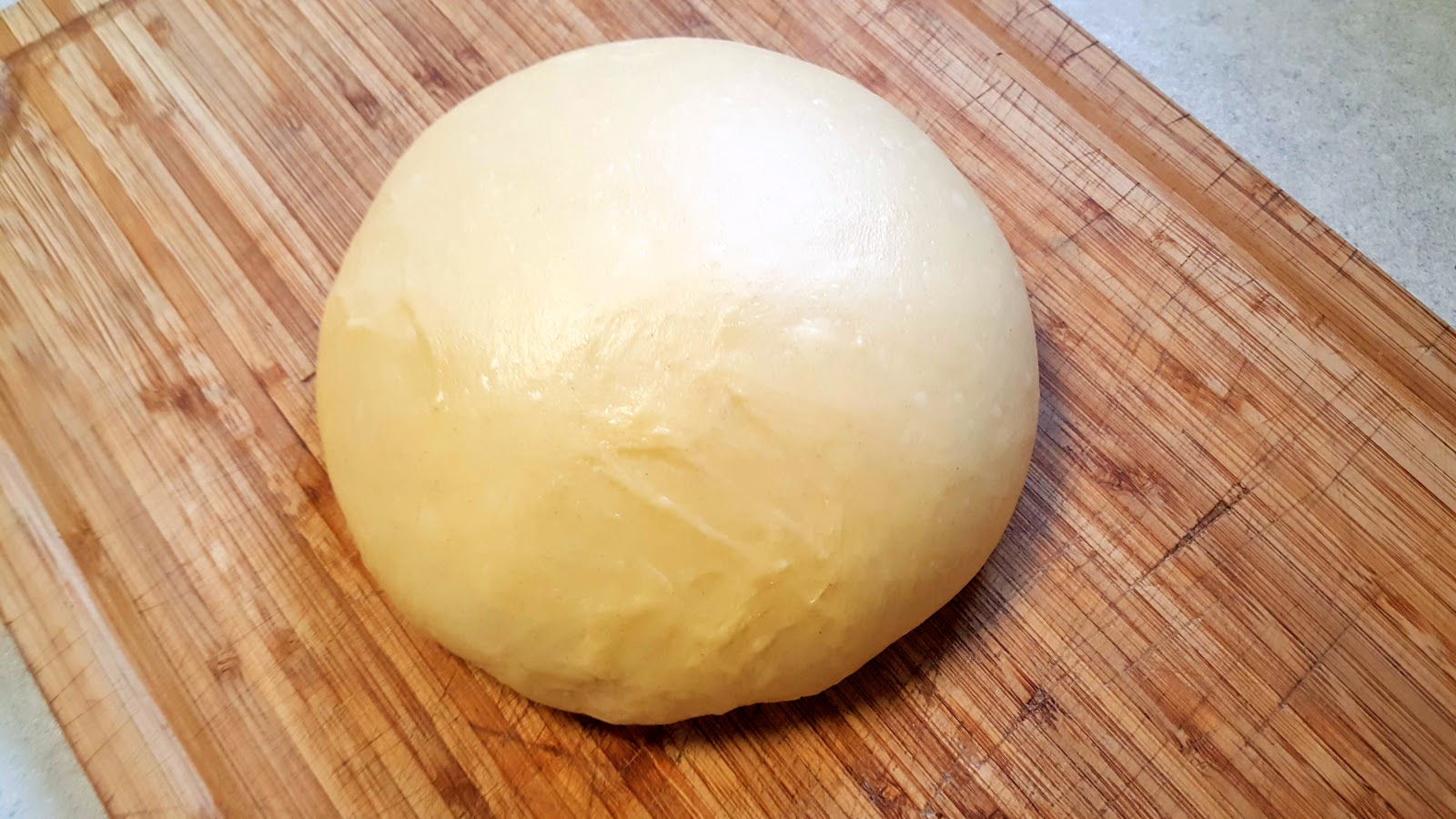 Brioche traditionnelle pâte, façonnage et cuisson