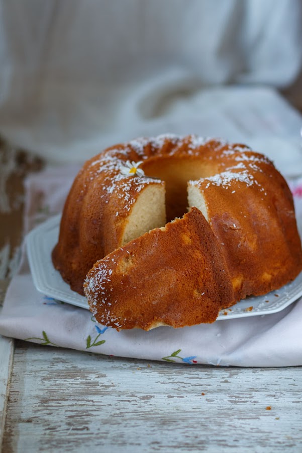bundt cake de coco. http://www.maraengredos.com/