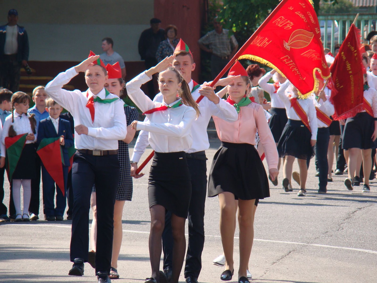 Современные пионеры в России