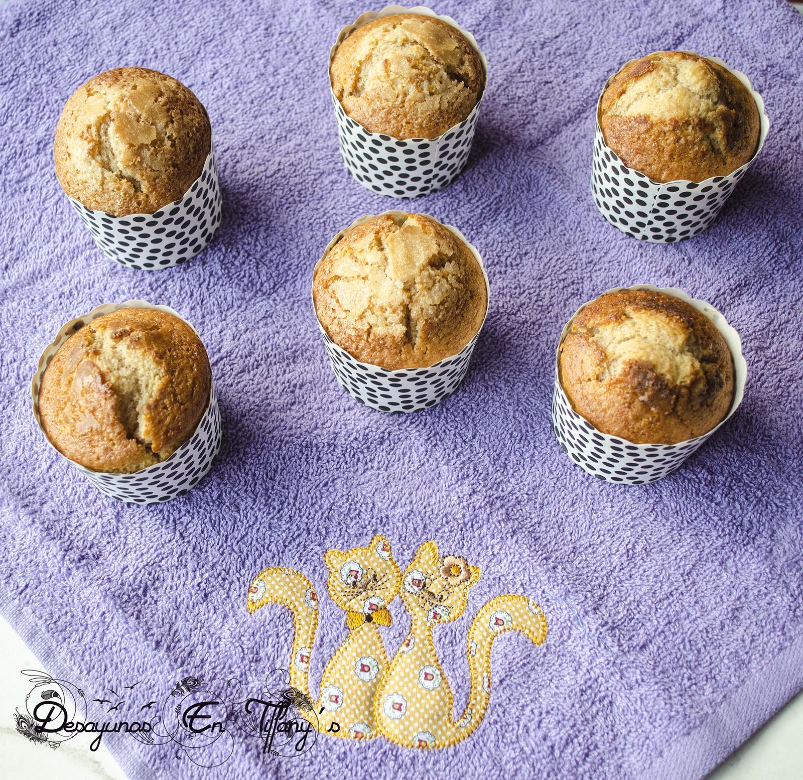 Desayunos en Tiffany´s Muffins ligeros de avena y pera