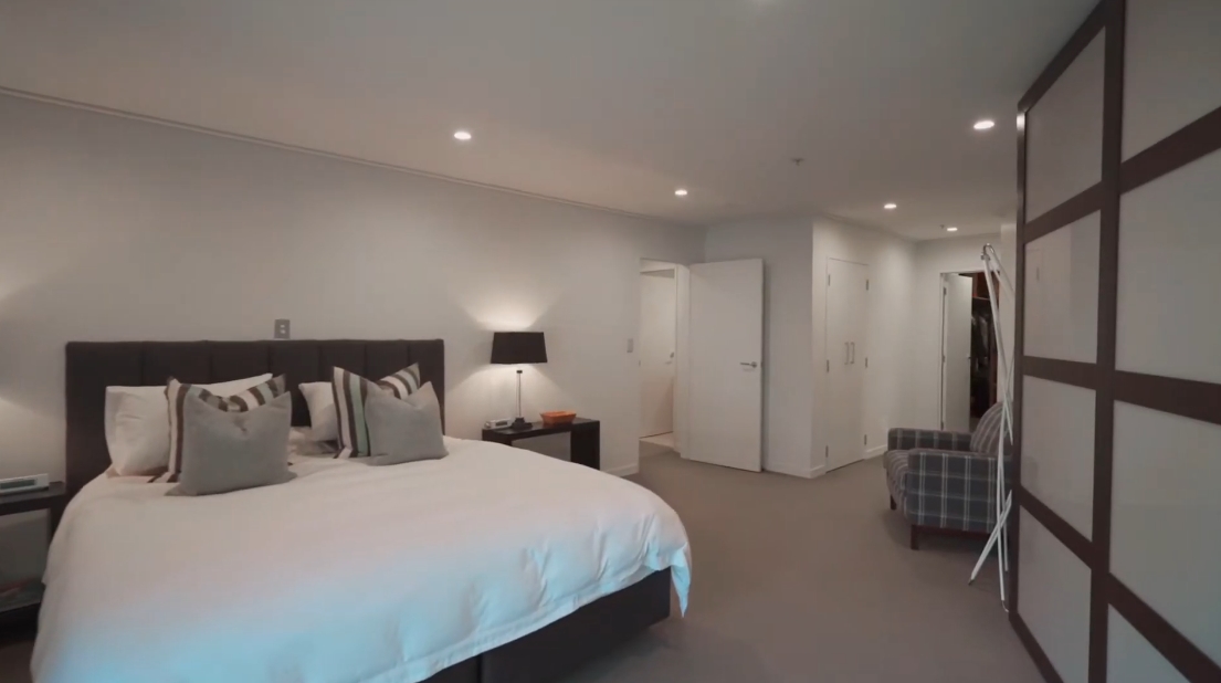 17 Interior Design Photos vs. 120 Customs St W #3A, Auckland Luxury Condo Tour
