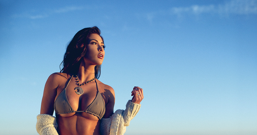 Arianny Celeste brings a delightful sunset to this early evening part of ou...