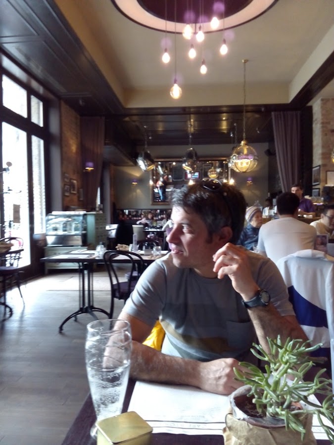 restaurante-plaza-parlamento-budapest-hungria