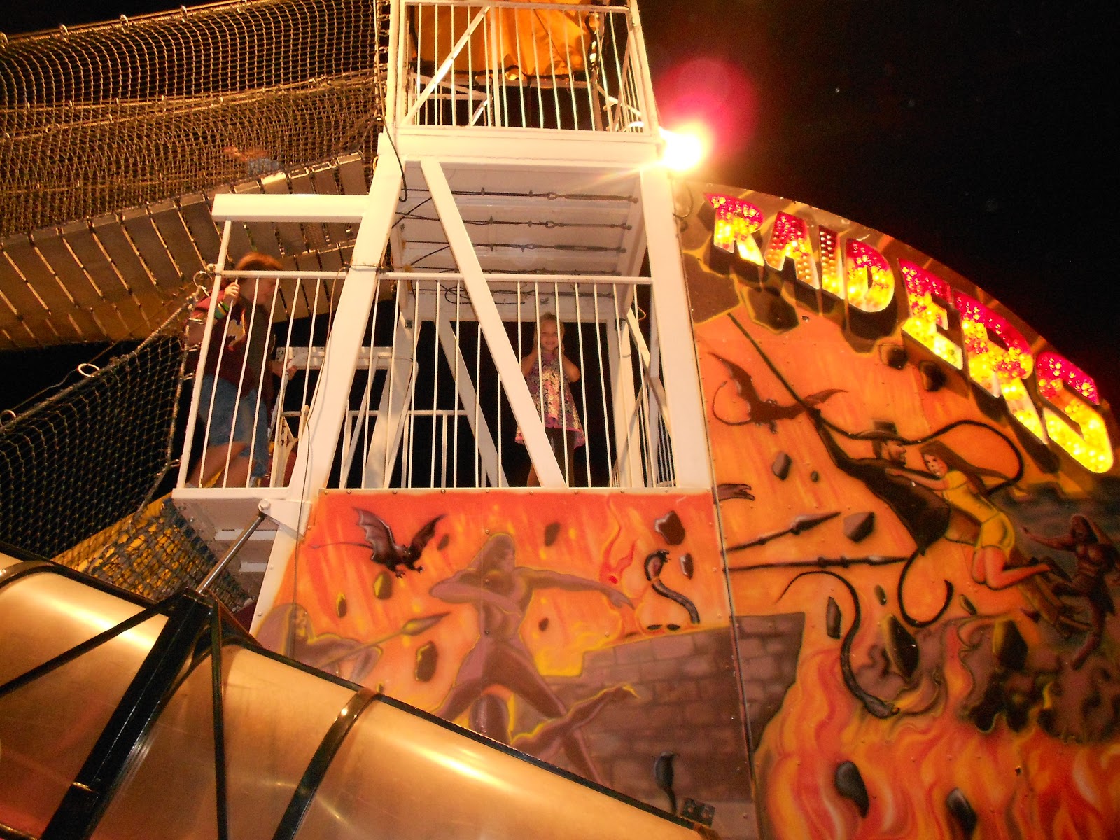 7 MONKEYS Carnival Rides make me sick (I must be old)