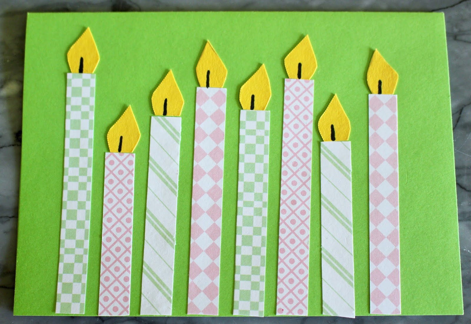 Mamma Gioca Come Fare Dei Biglietti Di Buon Compleanno Con Dei Ritagli Di Carta