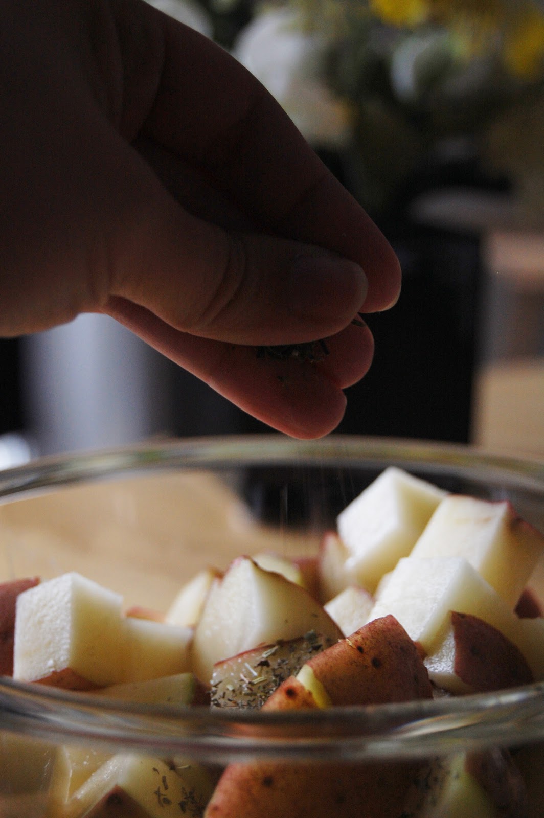 Yummy! Herb Seasoned Potatoes The Little Shop of ElleSee