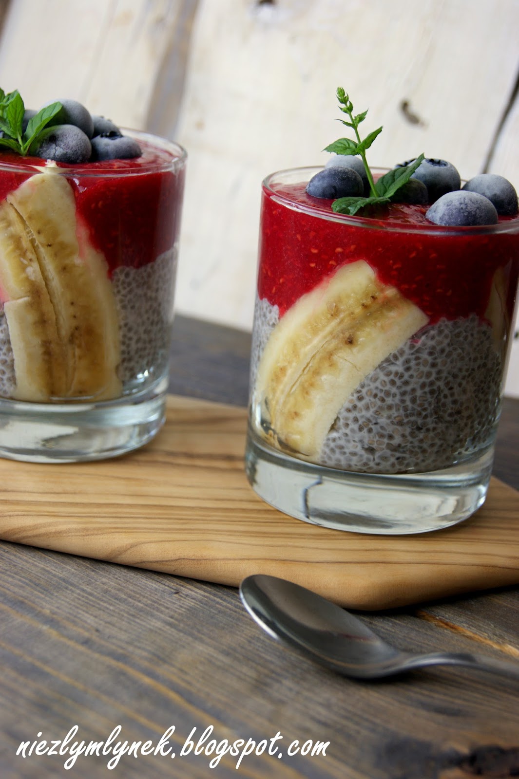 Pudding chia z malinami