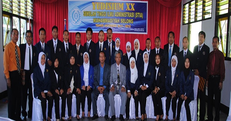 Pimpinan dan pengajar di STIA Muhammadiyah Selong, Lombok Timur.