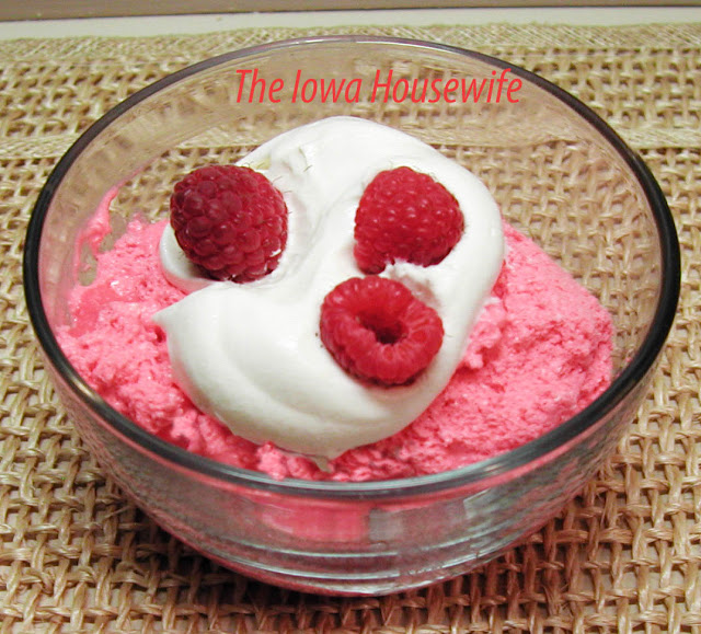 The Iowa Housewife Raspberry Jello Salad