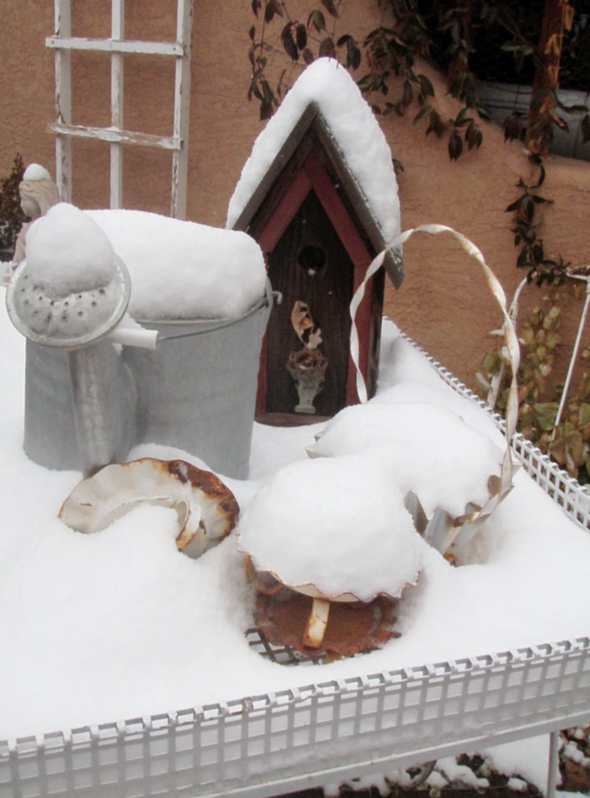Cabin & Cottage Buckets of Snow