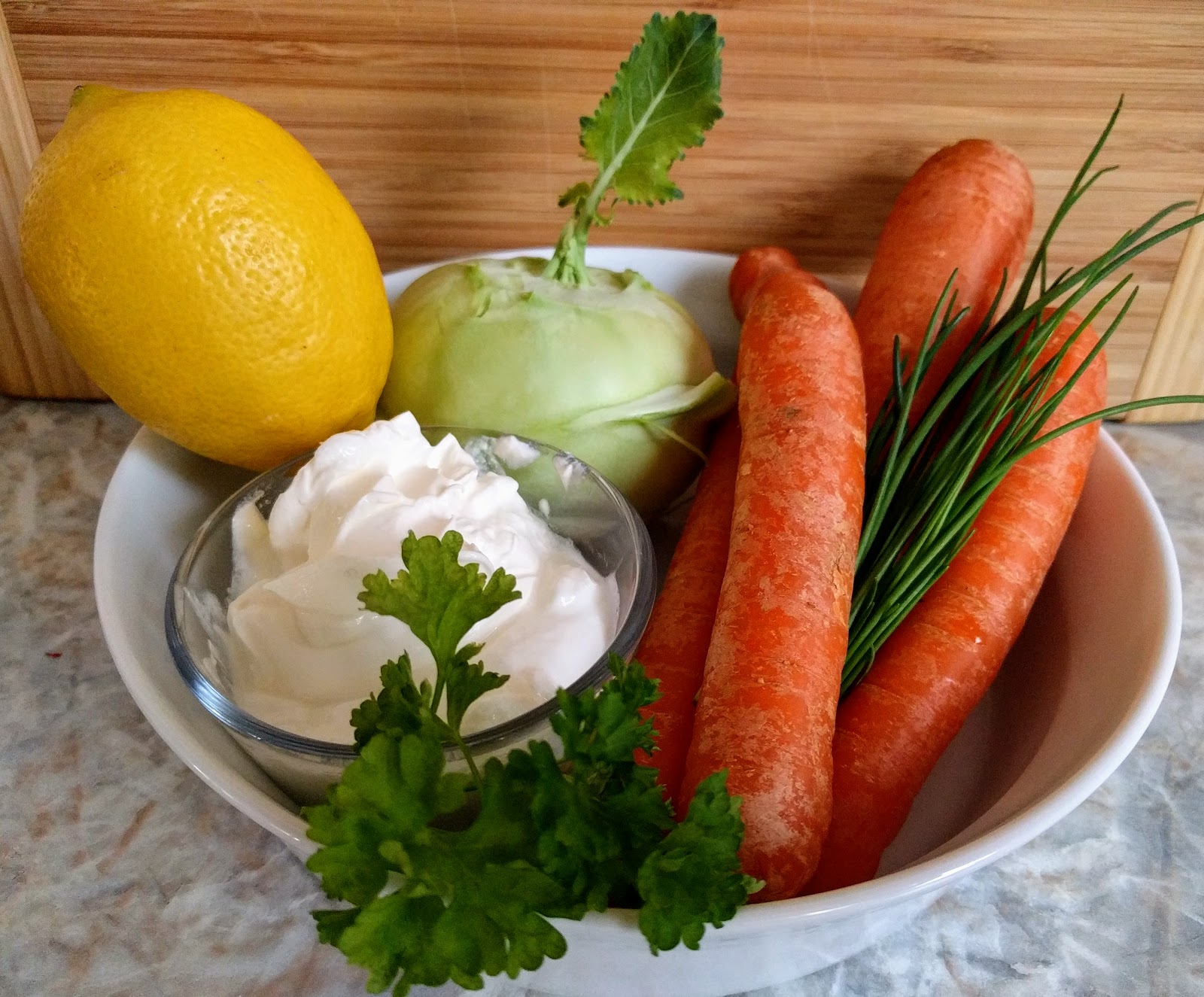 - Kohlrabi - Karotten - Apfel Salat - Kohlrabi - Karotten - Apfel Salat