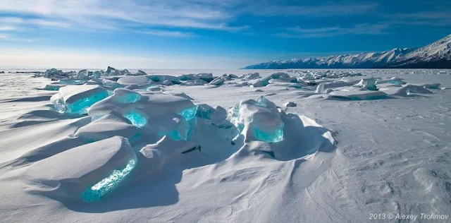 Lindo Lago Baikal congelado, localizado na Russia