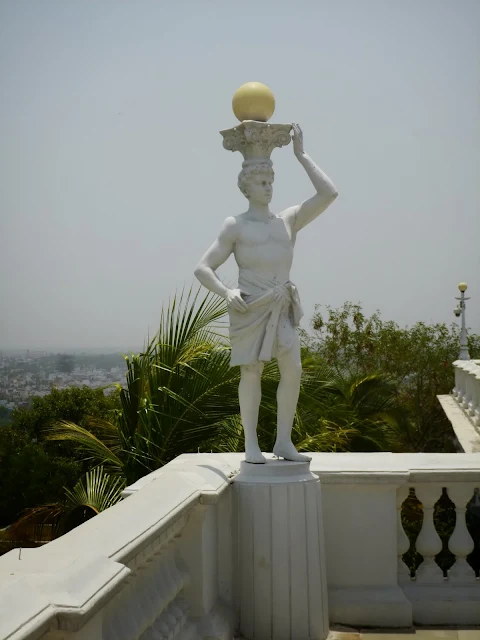 Falaknuma Palace Images: Sculptures on the terrace